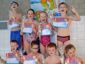 Zwemles Delden Voor kinderen uit het speciaal onderwijs die graag hun zwemdiploma willen halen is er op de zaterdagmorgen van 9.00 – 11.30 uur zwemles bij ’t Zwempunt Delden.