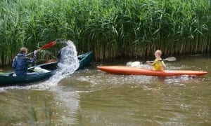 fun Klup Tubergen Vrijdag Funklup Tubbergen Leuke vriendenkring voor jongeren met een licht verstandelijke beperking uit de hele gemeente Tubbergen. Een keer in de maand gaan ze op vrijdag op pad en ondernemen van alles en nog wat. De jongeren bepalen in hoge mate zelf wat ze gaan doen, er is altijd wel een vrijwilliger die een oogje in het zeil houdt en zelf ook meegeniet. Van 20.00 – 22.30 uur.